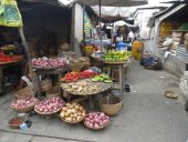Fruits et légumes sur le marché Saint-Michel 