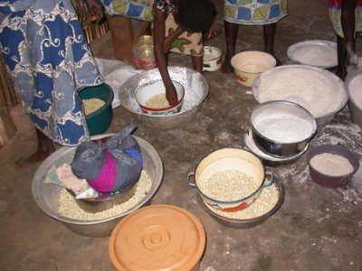 <p>Maïs à moudre et farine.</p>Photo Philippe Pellicier. 